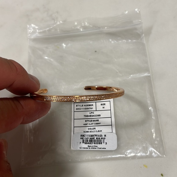 NWT Michael Kors Rose Gold Cuff Braclet - Picture 2 of 4